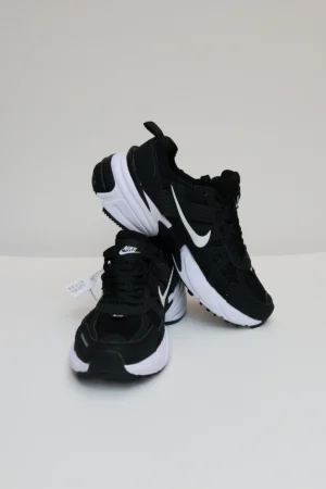 NIKE V2K NEGRO BLANCO