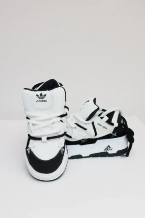 ADIDAS CHITA BLANCA NEGRA